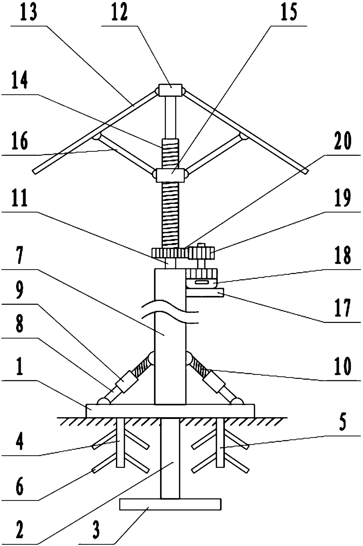 Communication tower with retractable antennas