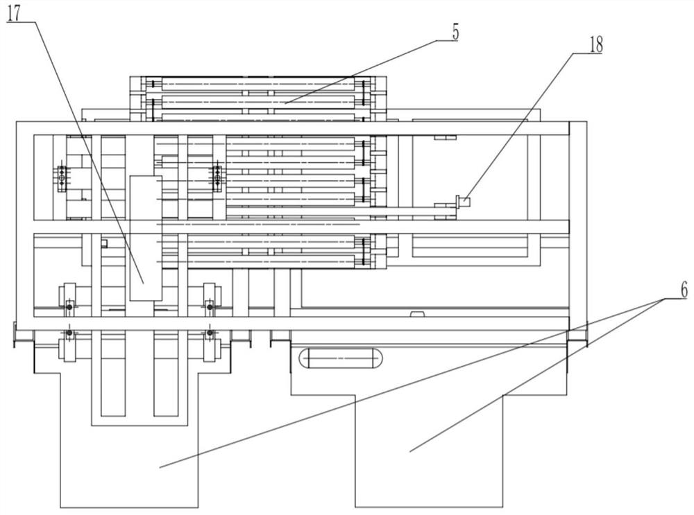 Double-station double-sucker feeding machine