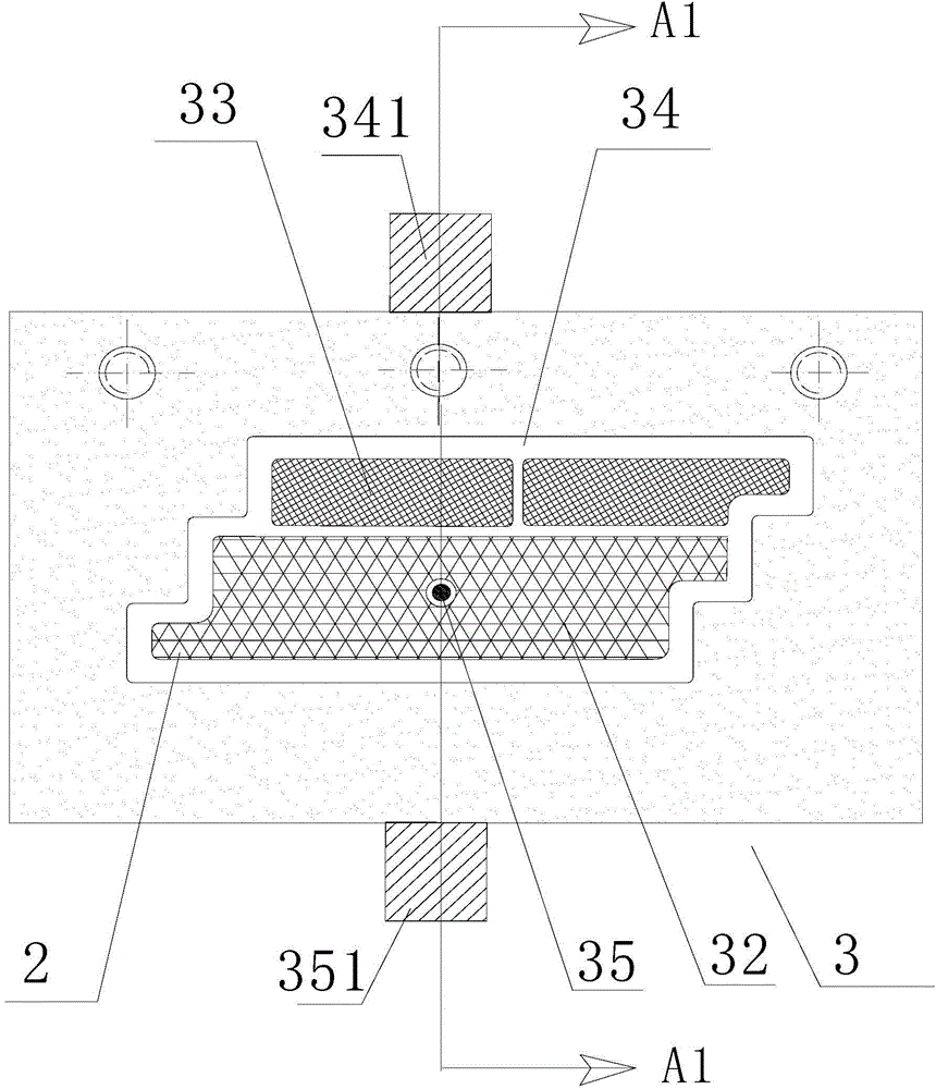 Composite plate formed by co-extruding wood, plastics and foaming layer and preparation method thereof