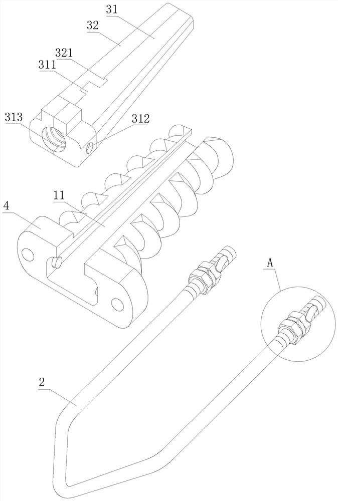 Strain clamp capable of improving anti-corrosion and self-closing effects and preparation method thereof