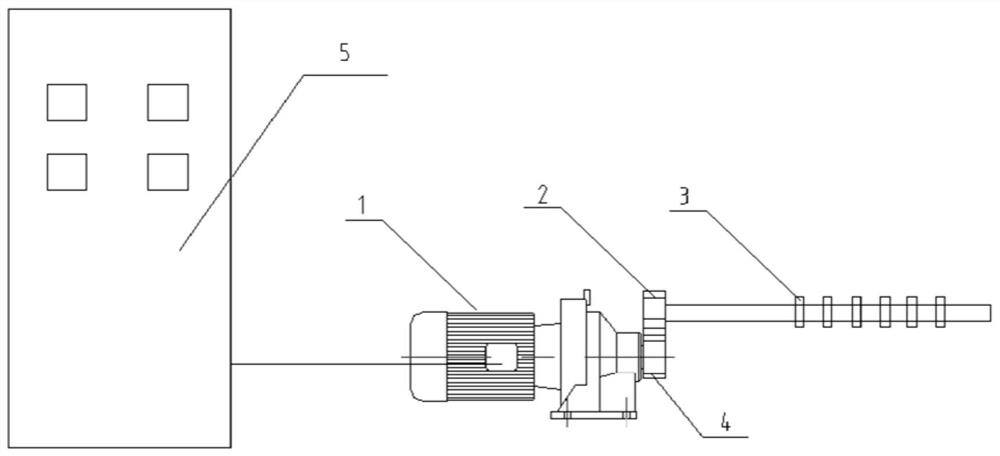 Semi-continuous spinning machine and spinning cake production process thereof