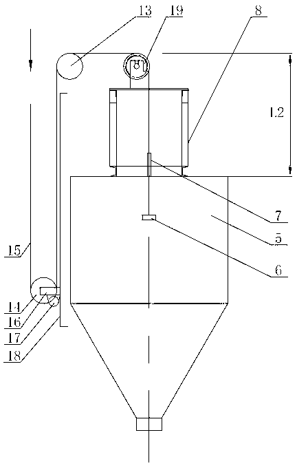 Flexible pipe cleaning device of spray dryer