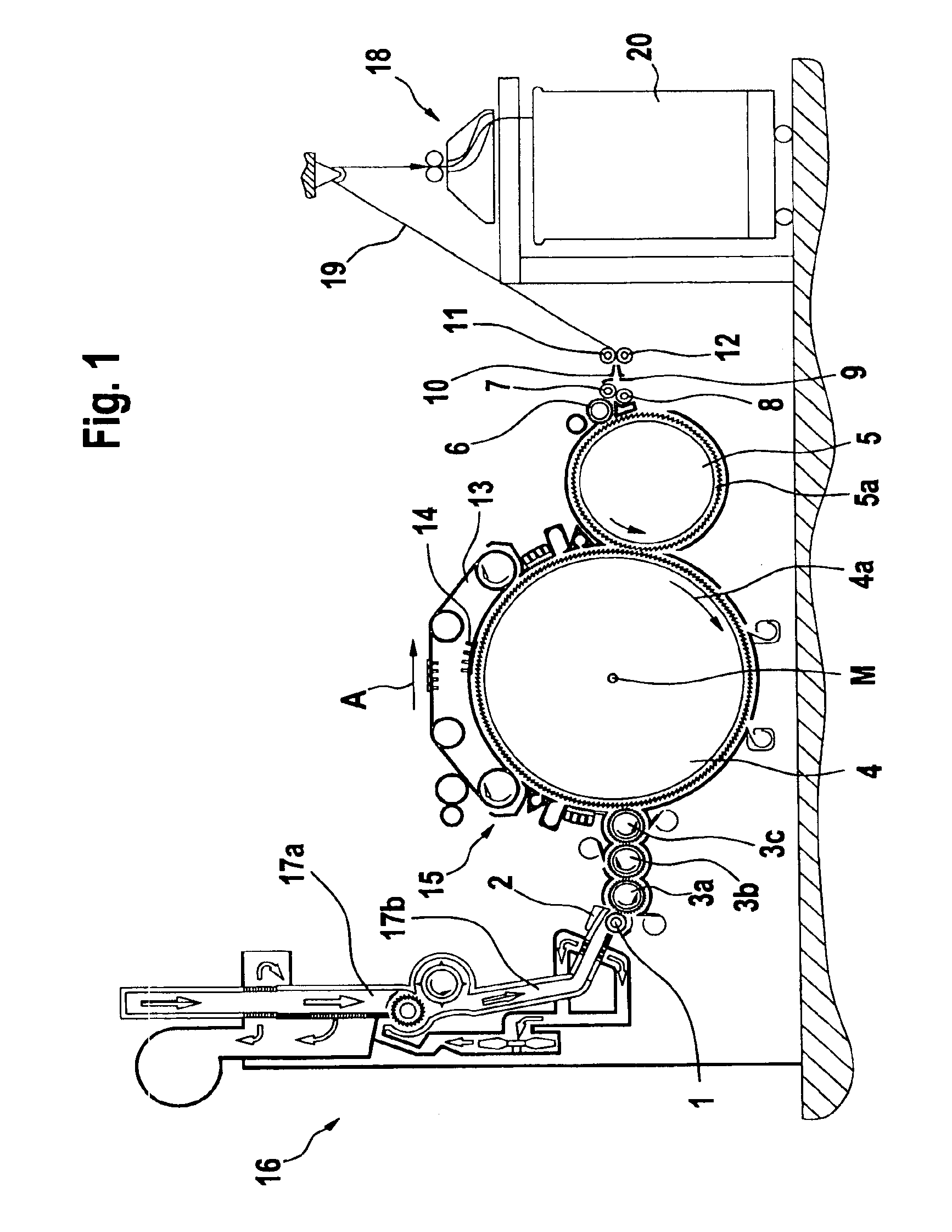 Apparatus for determining fibre lengths and fibre length distribution from a fibre material sample, especially in spinning preparation