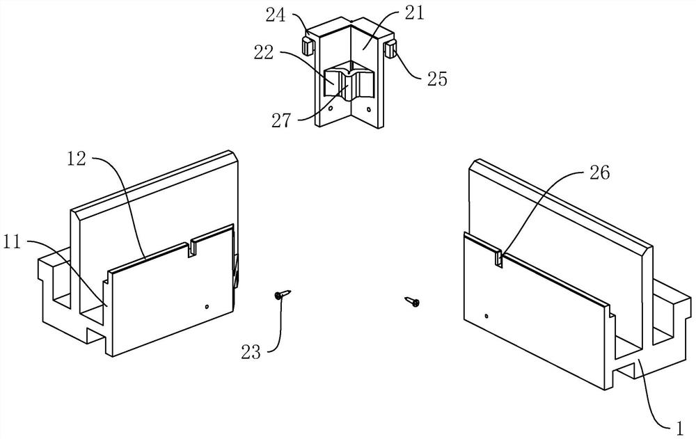 Profile assembling structure for composite air pipe connecting flange