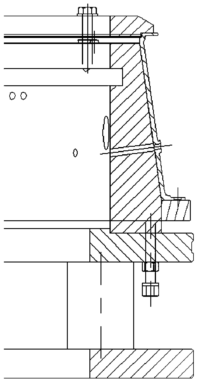 A milling deformation control device and method for tapered thin-walled parts