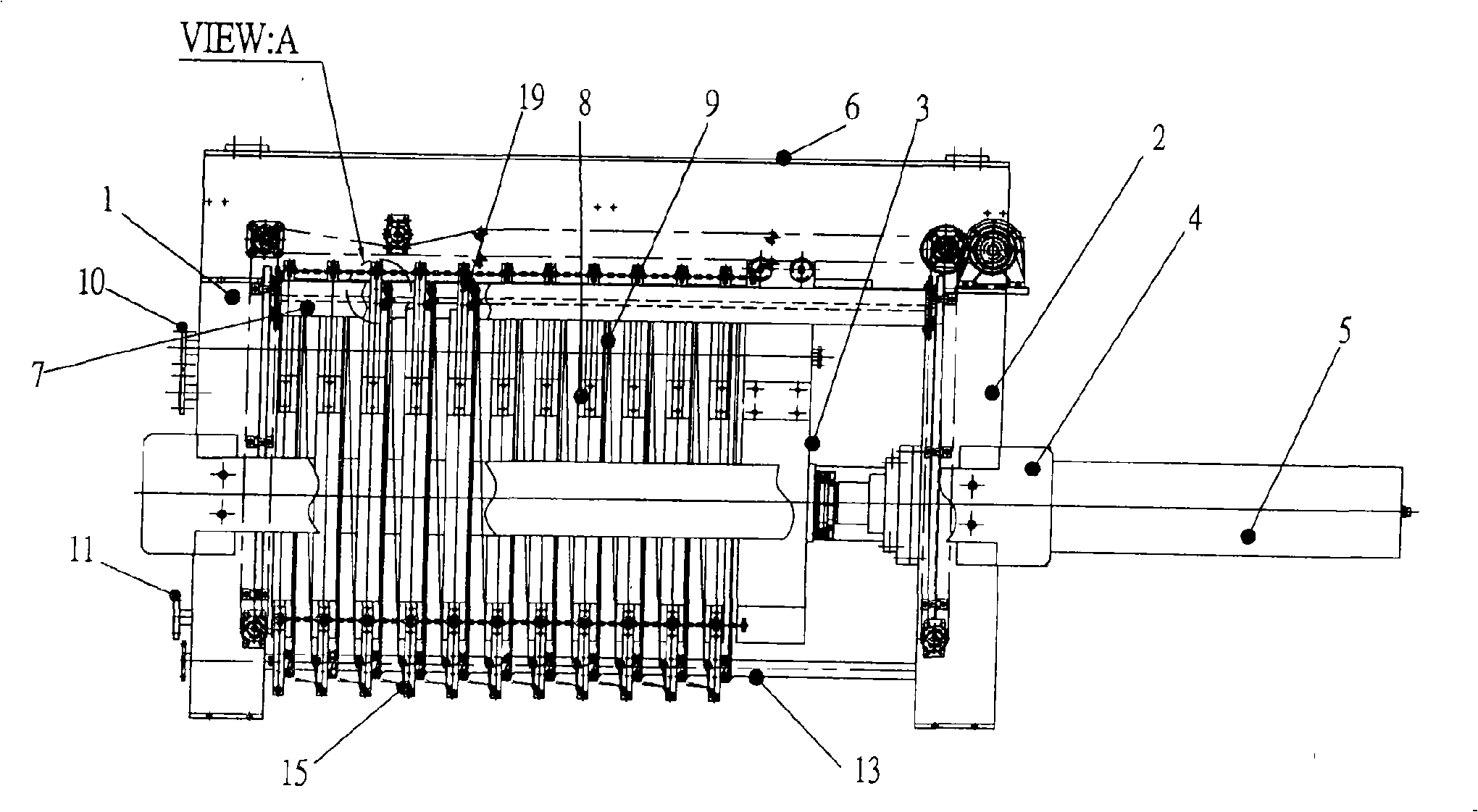 Device and method of filter press for quickly discharging material and cleaning filter cloth
