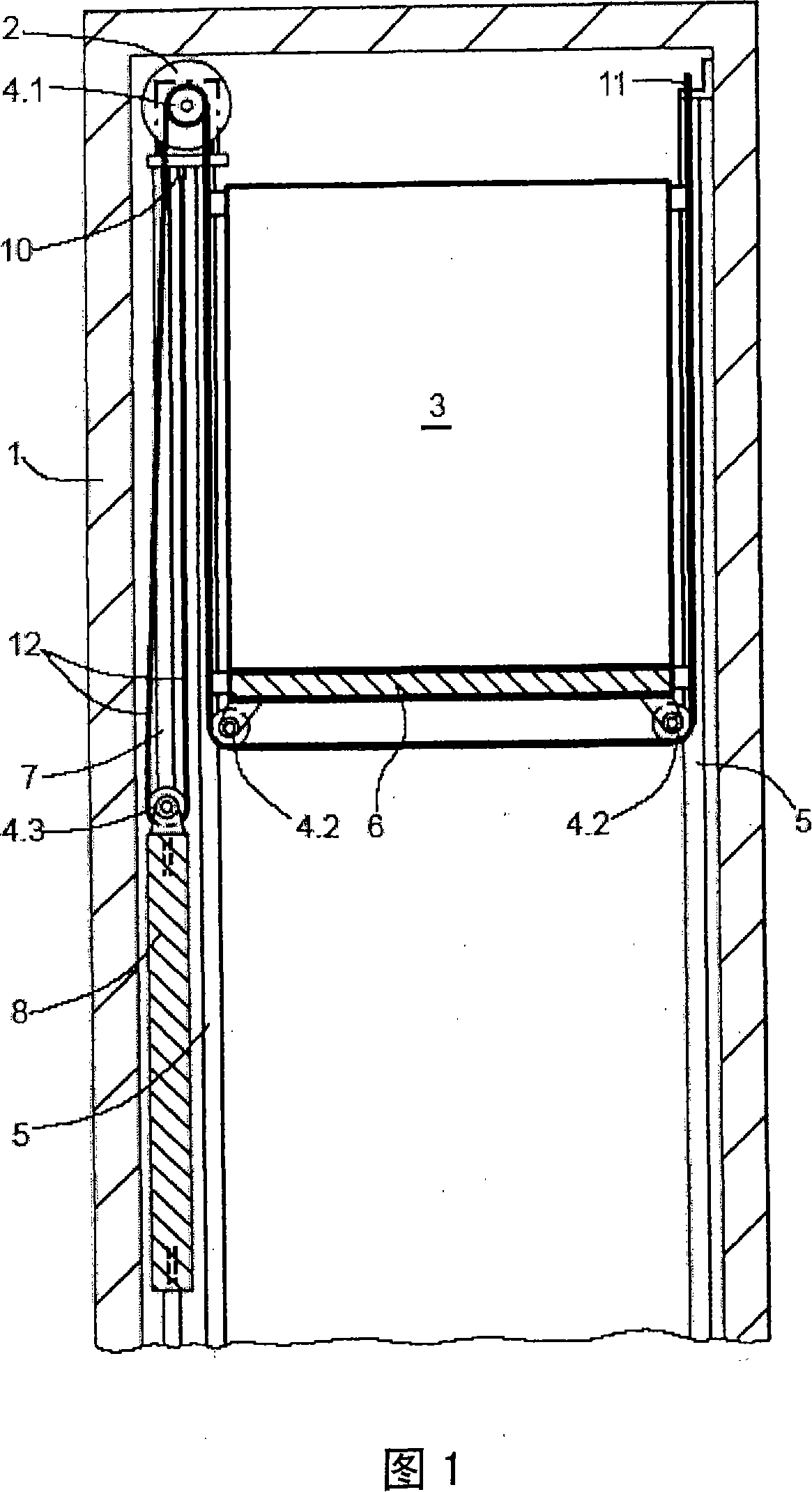 Lift facility, belt for such a lift facility, method for manufacturing such a belt, combination of such a belt and method for assembling such a combination in a lift facility