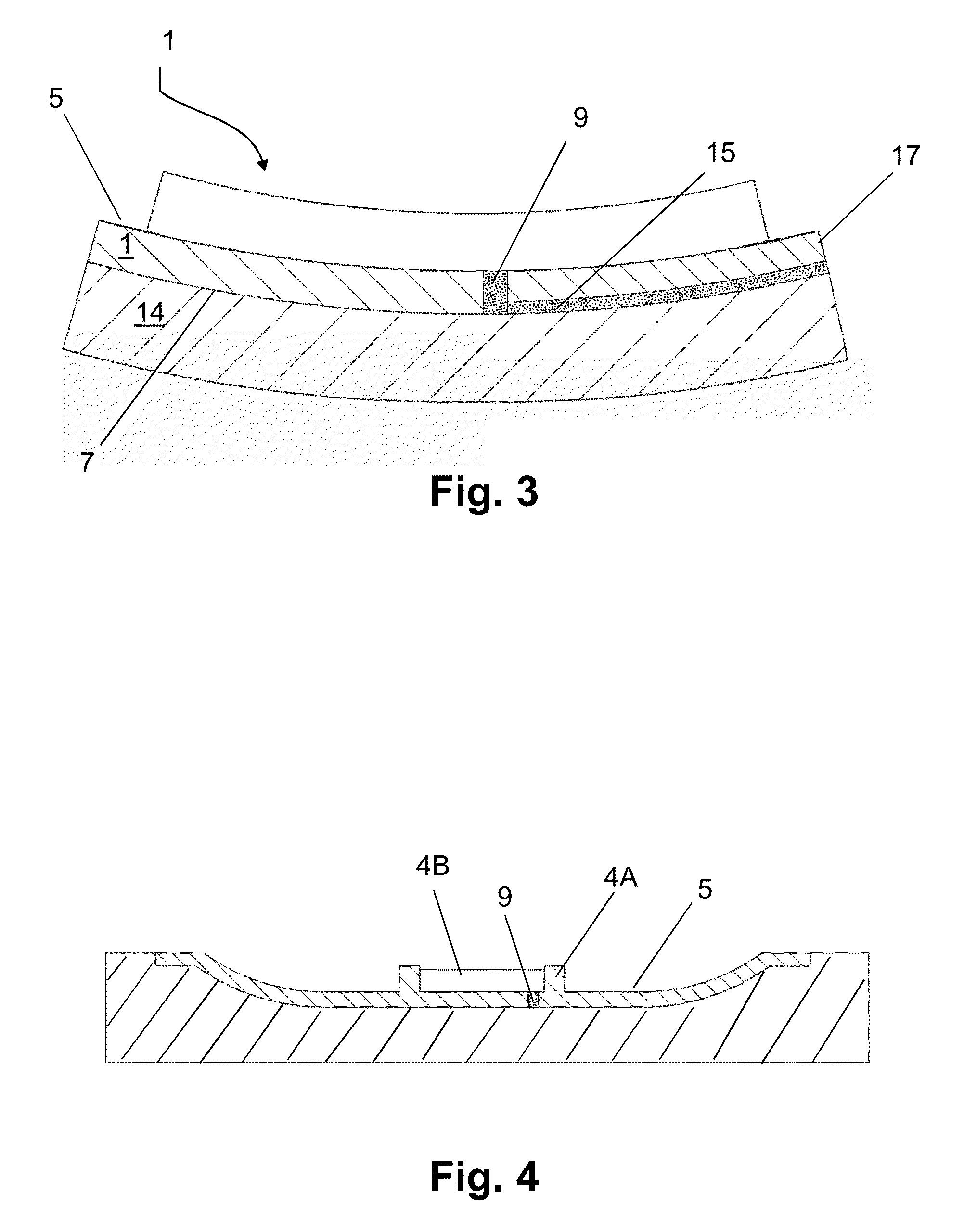 Molding element for a tire mold comprising a porous area