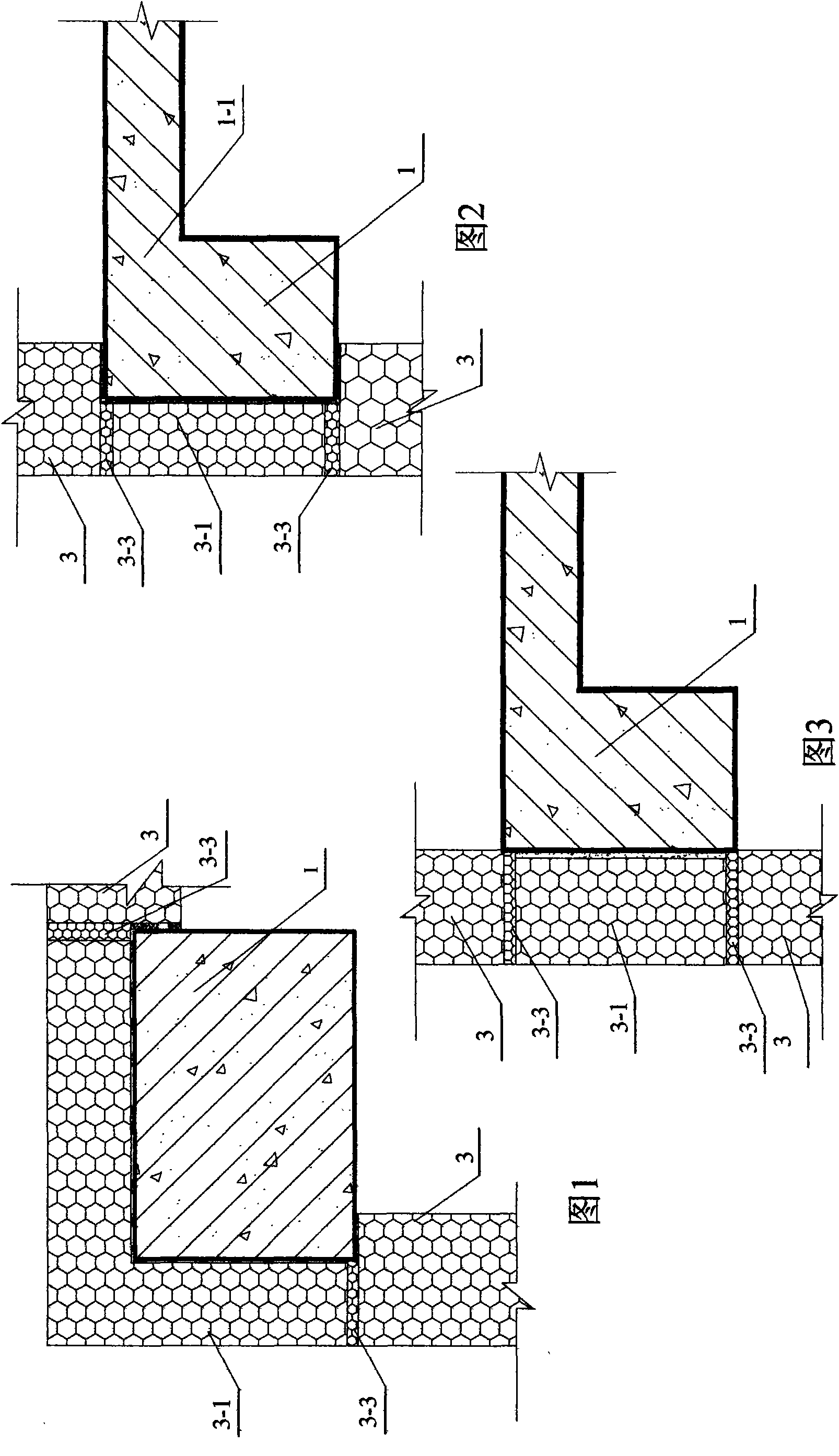 Construction method for installing sandwich layer of light composite insulation wall