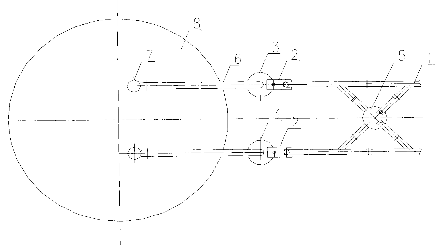 Returned alumina conveying distribution structure