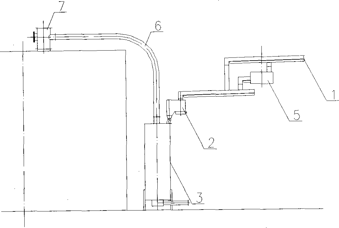 Returned alumina conveying distribution structure