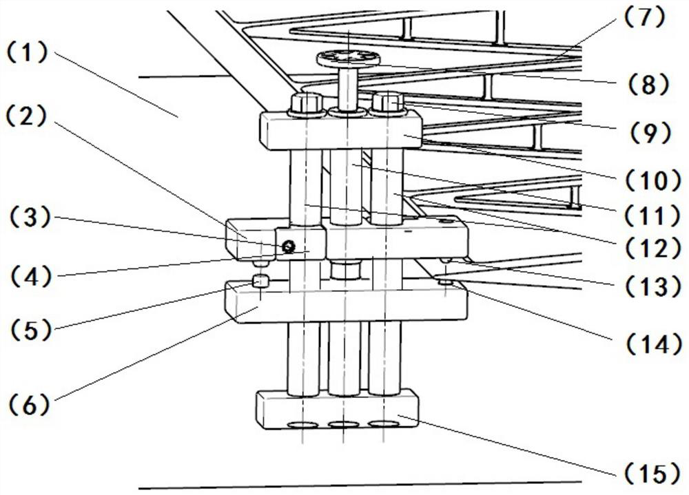 Self-centering adjustable machining clamping device and clamping method