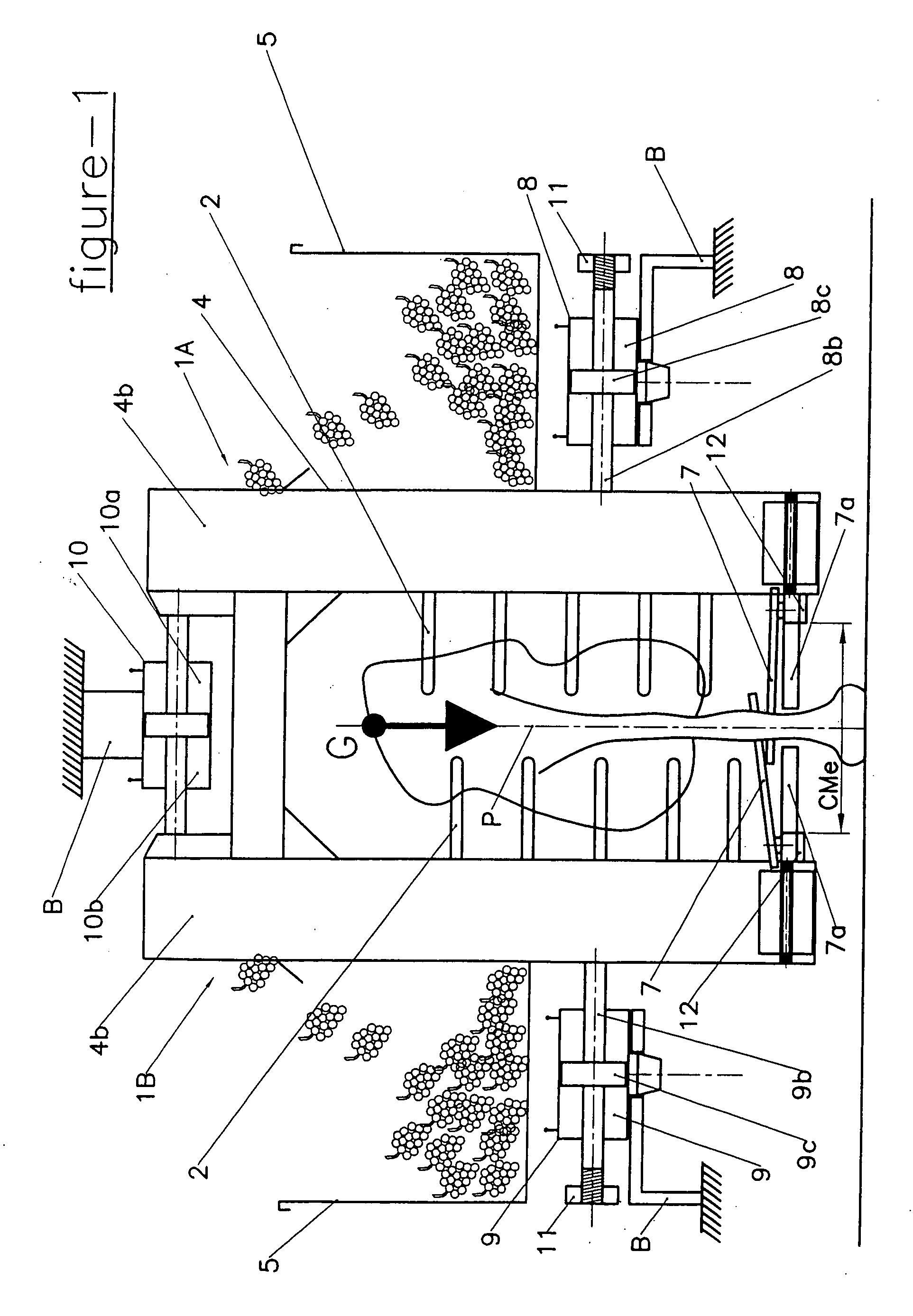 Self-centering straddling harvesting head for small fruit harvesting machine and machine equipped with such harvesting head