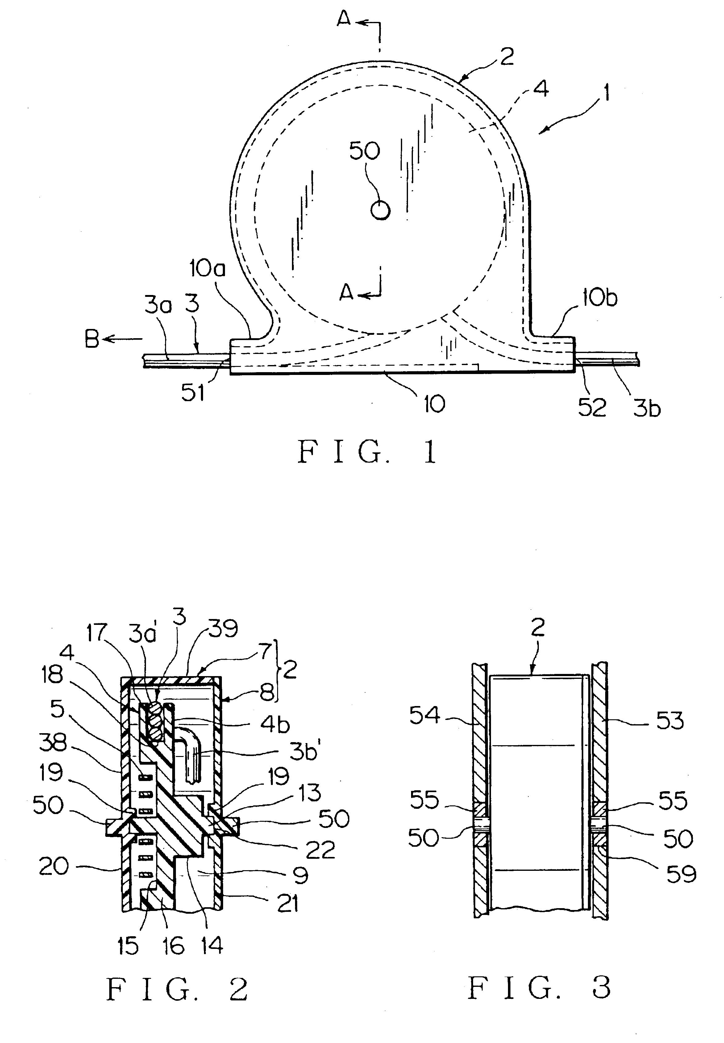 Electric wire excess length absorbing device and sliding door-use power feeding apparatus using the same