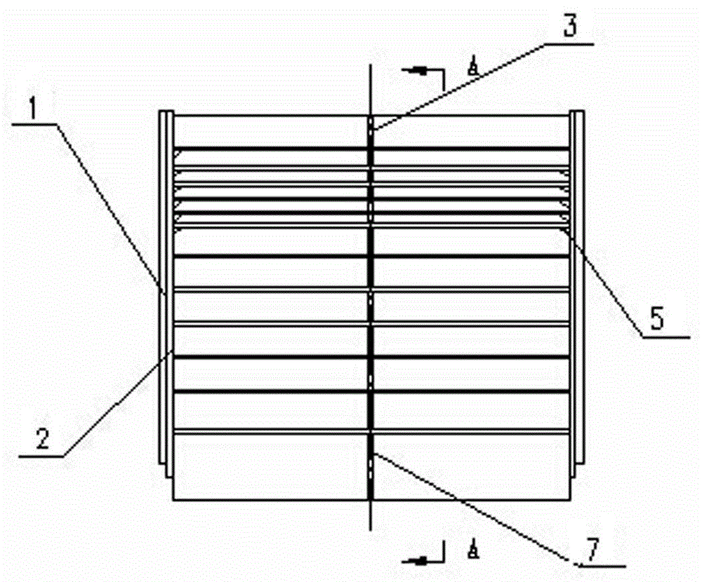 A gas distribution device for two-way diversion in rectification equipment