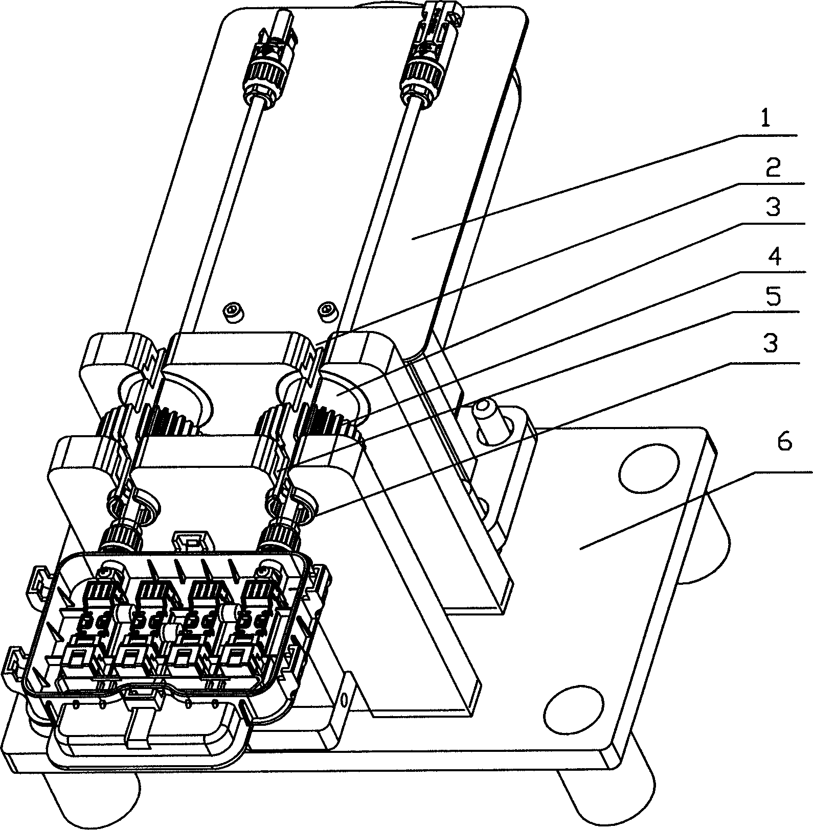 Device for automatically tightening nuts of connecting box