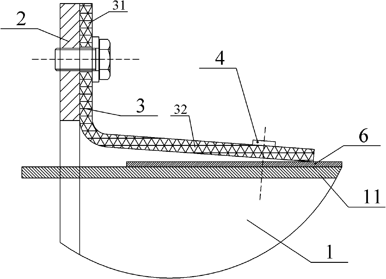 Inlet and outlet sealing structure of tobacco dryer