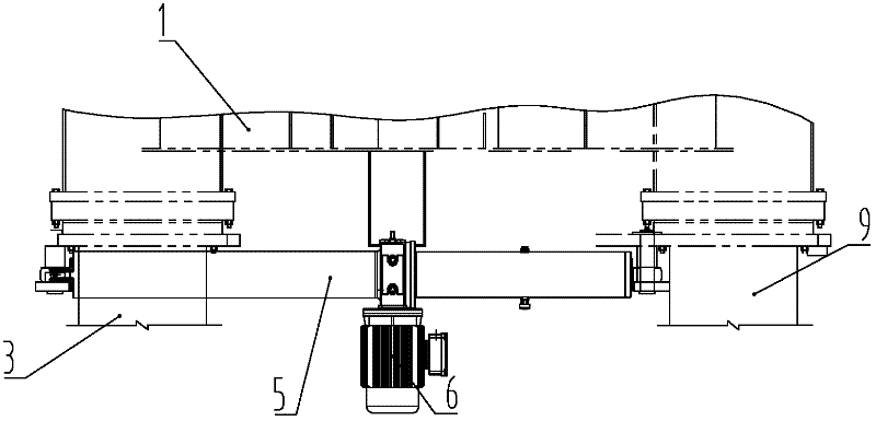 Rubber-tired container gantry crane and steering device thereof