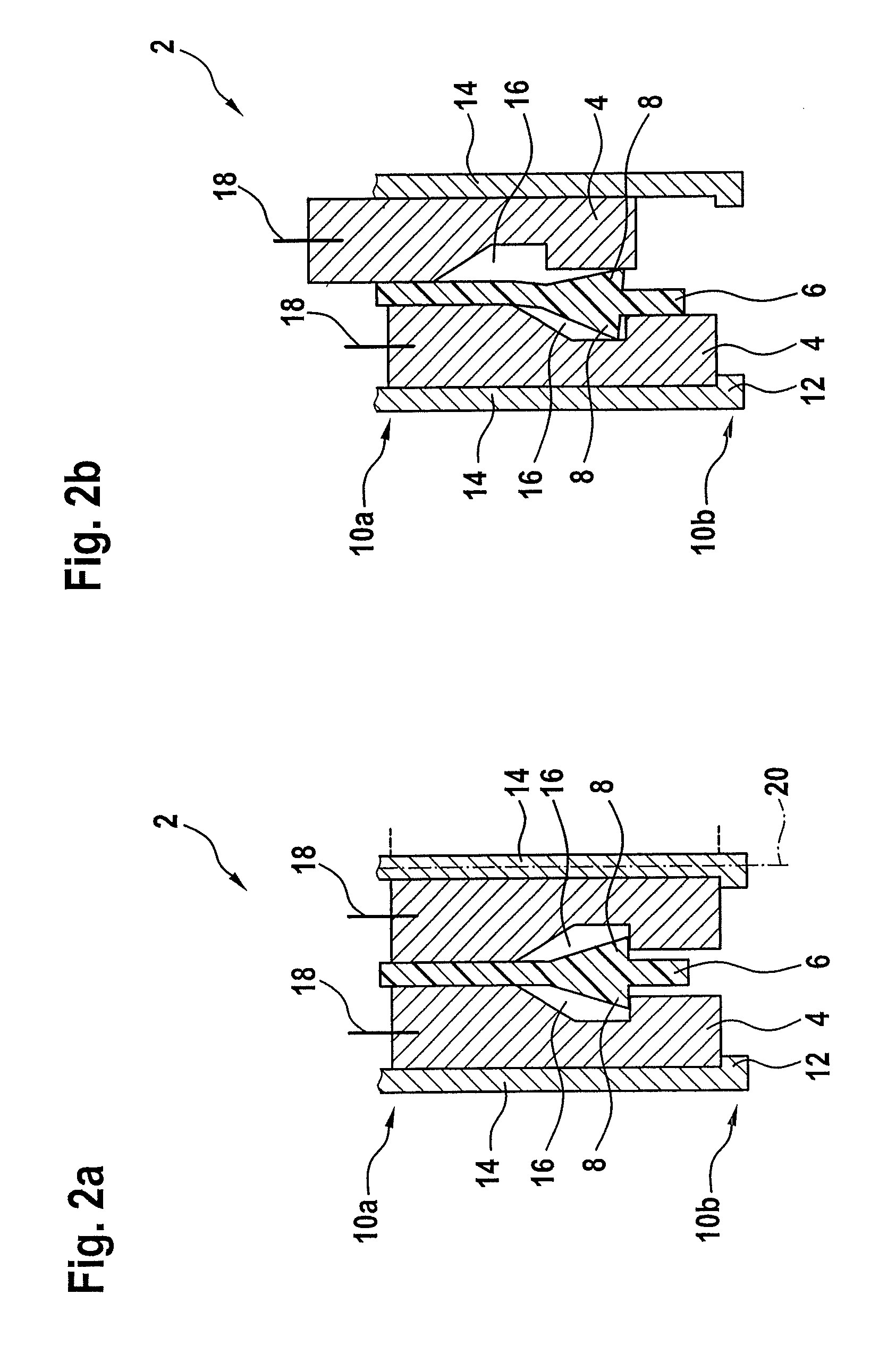 Plug connector having novel primary locking hooks