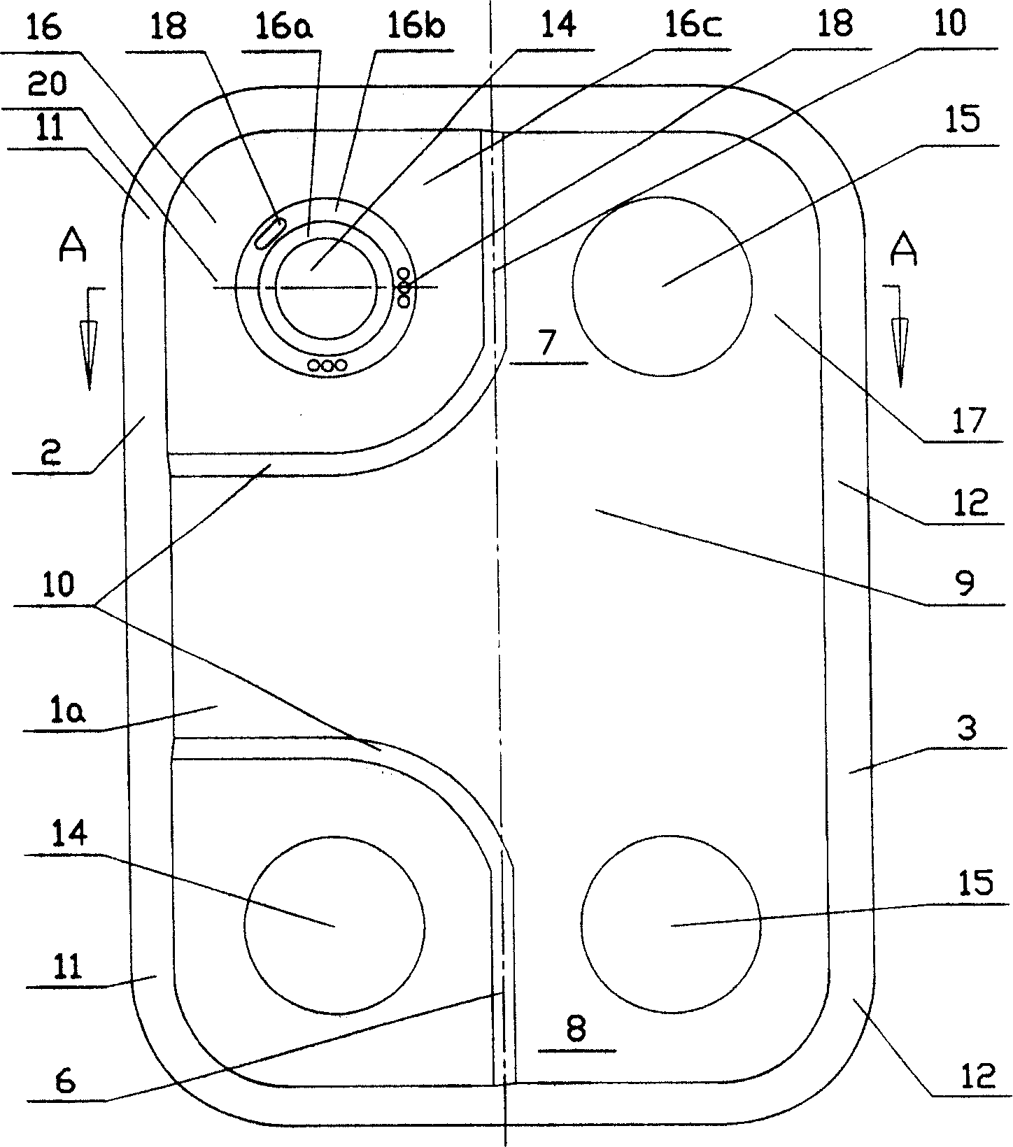 Ribbed plate type heat exchanger with medium equipartition device