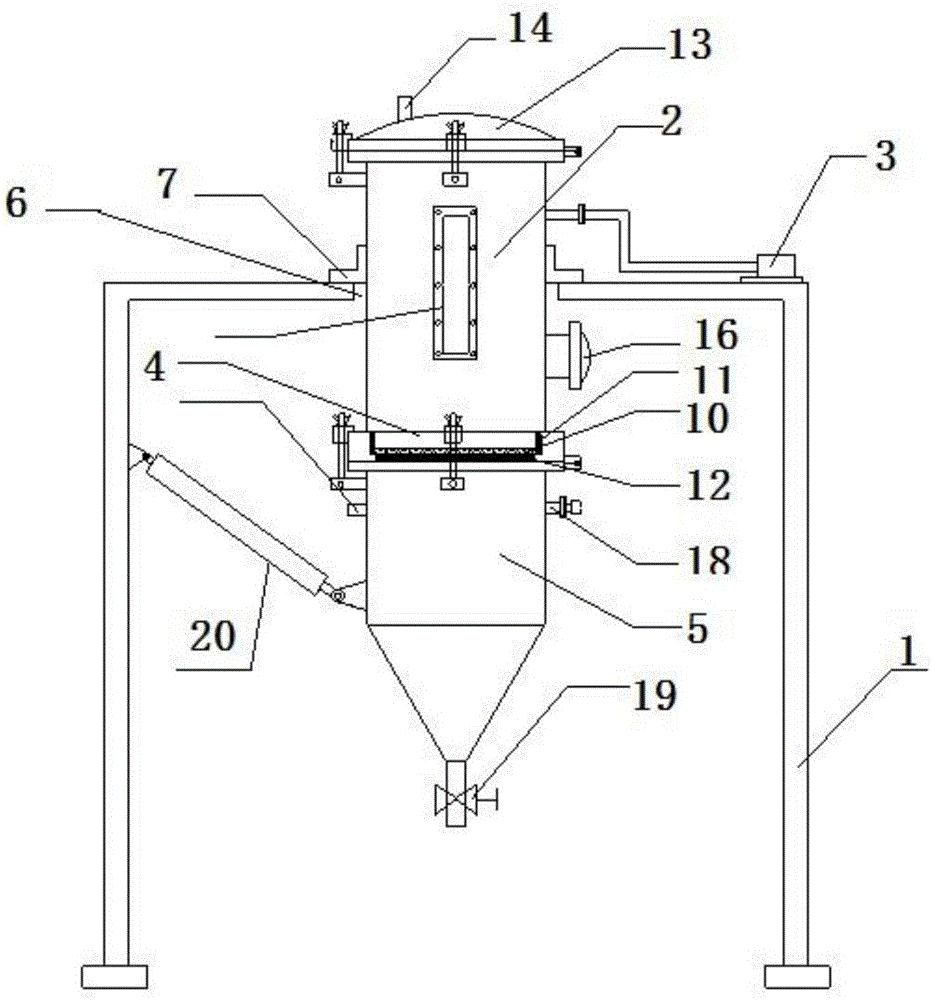 Large plastic part recycling processing device and processing method