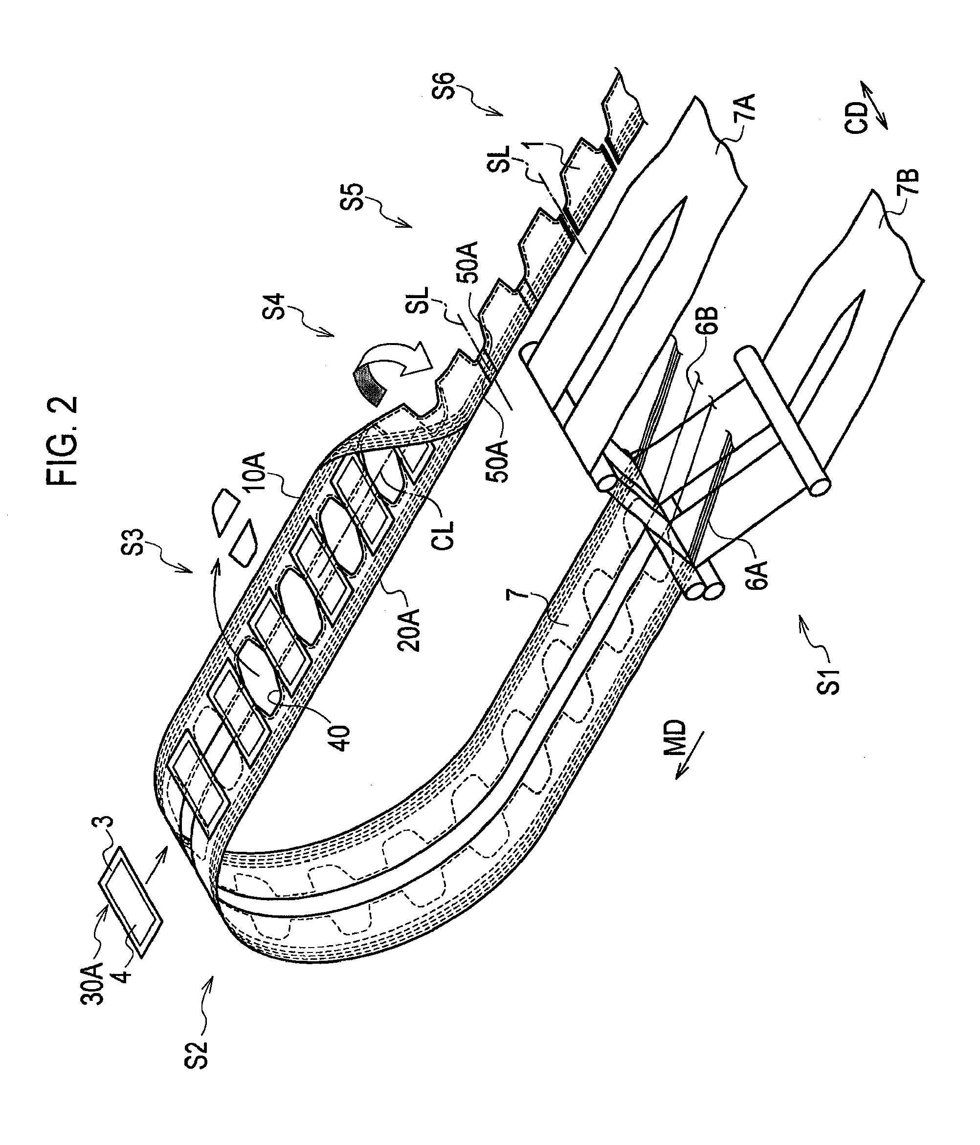 Folding apparatus and method of manufacturing absorbent article