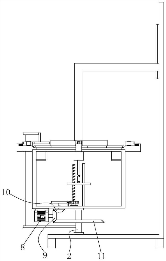 Four-way dumping type semi-automatic distributor for motor end covers