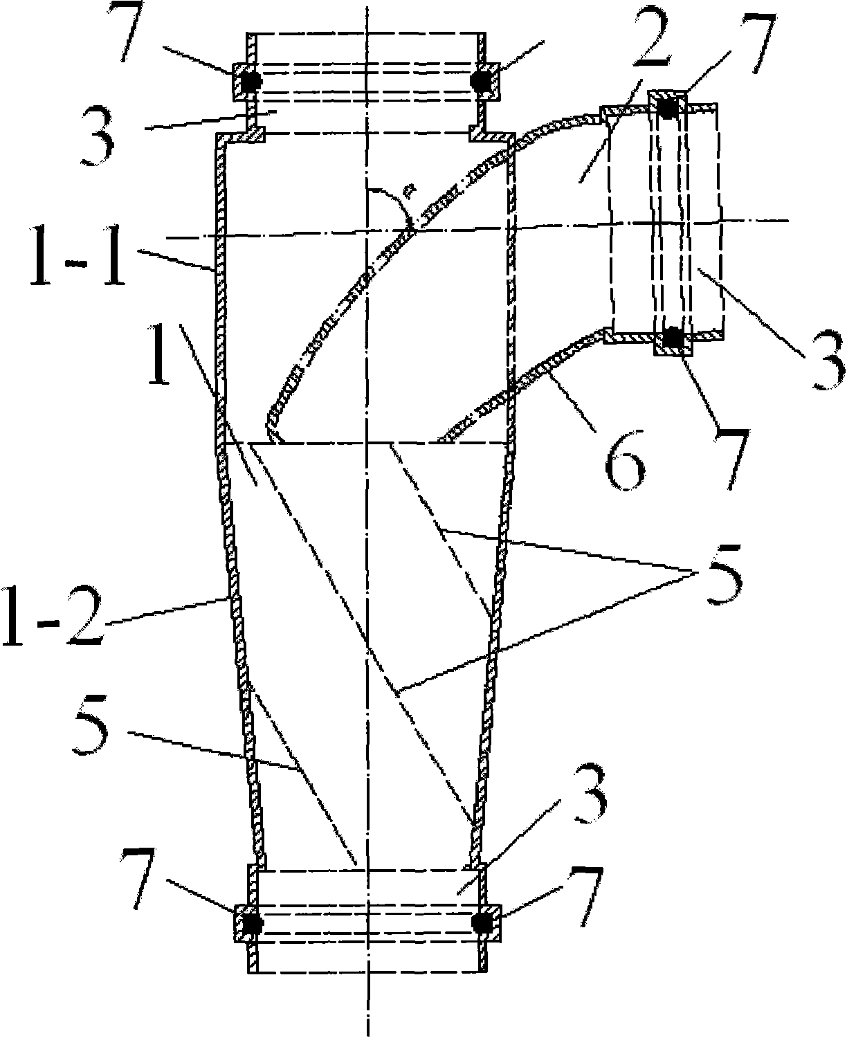 Water draining tee capable of generating rotational flow