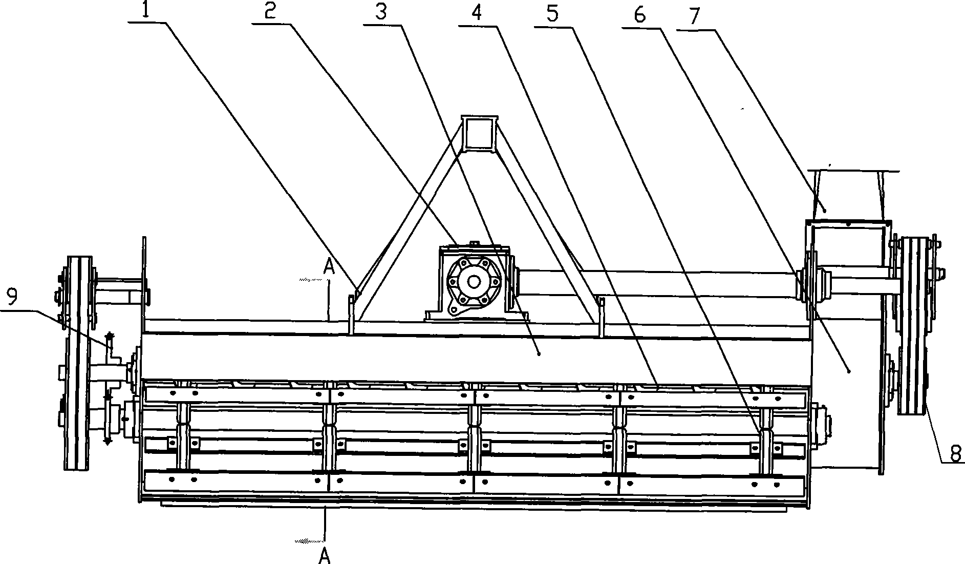 Hob-type straw grinding recycling machine