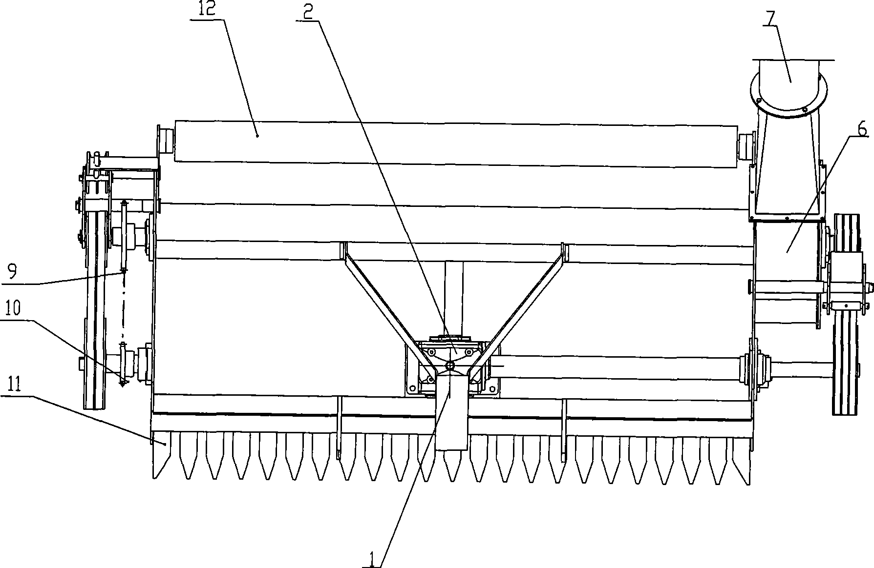 Hob-type straw grinding recycling machine