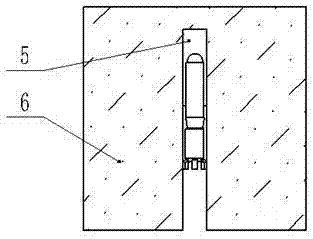 Plasticity clamping-type resin anchoring agent fall-prevention tail fin and spraying and anchoring method