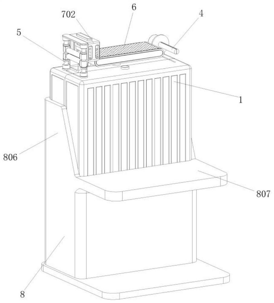 An arm fracture plaster bandage pretreatment device