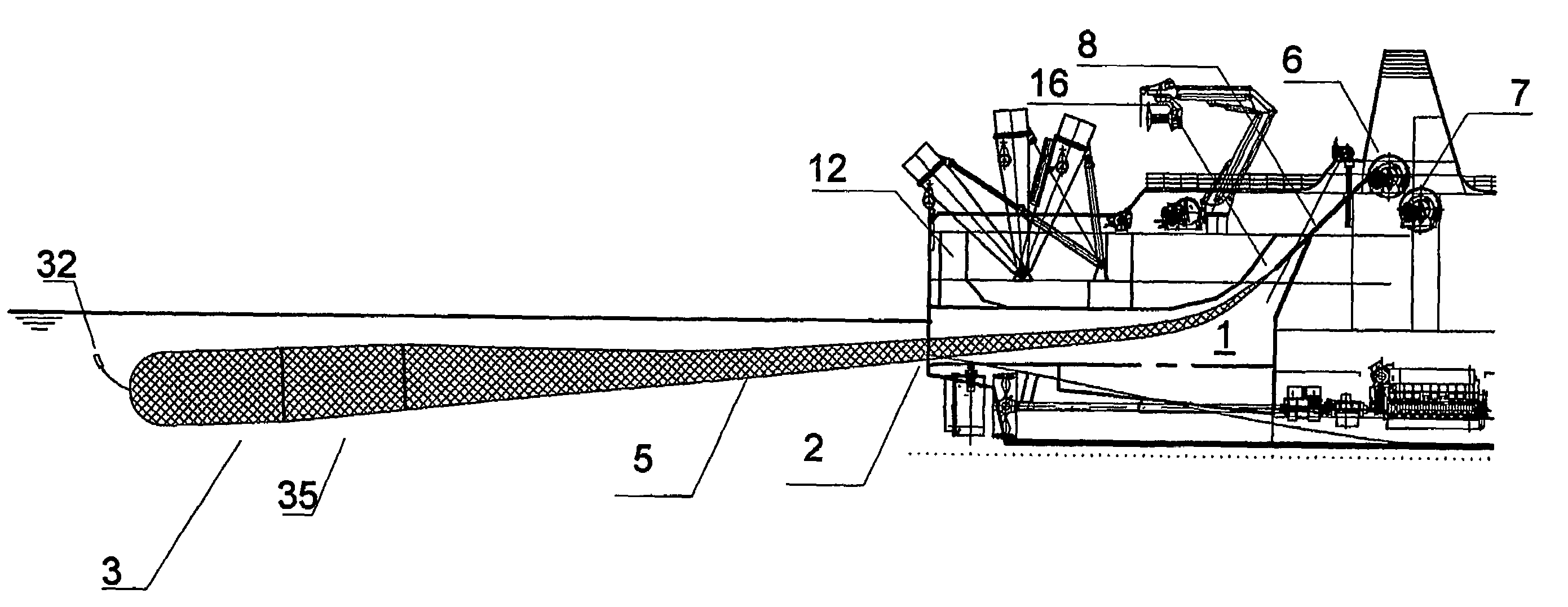 Trawling vessel with a lock chamber