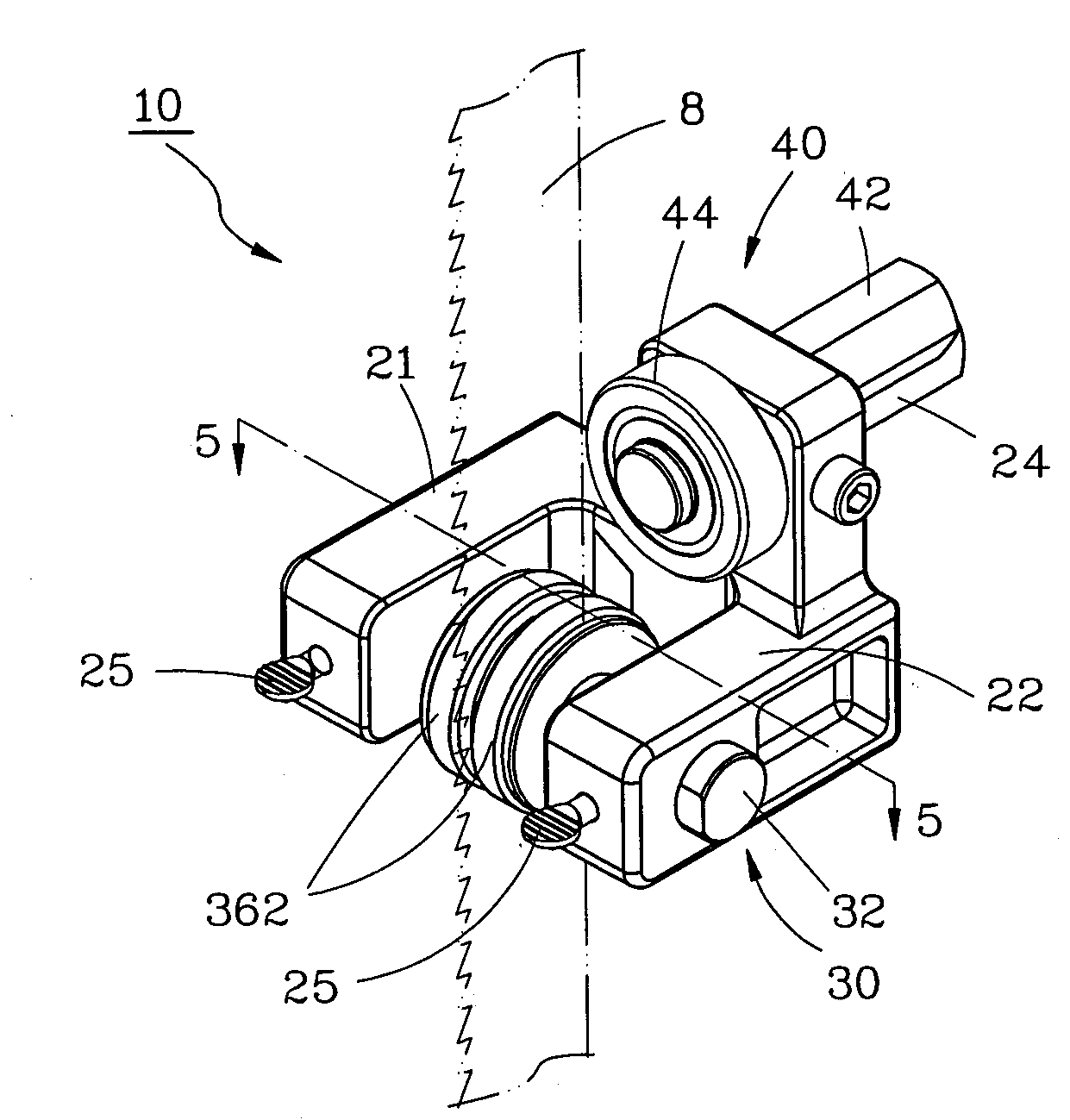 Guiding device for saw blade of band saw