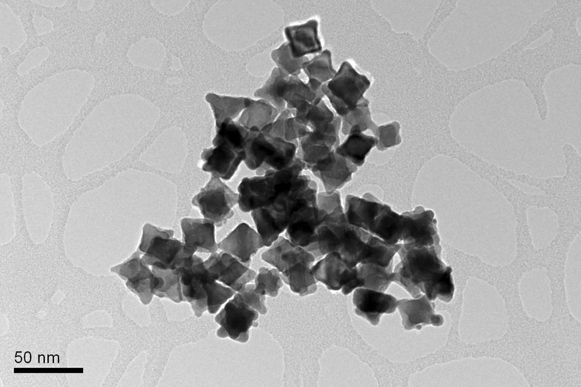 Method for preparing highly-dispersed regular octahedral platinum nano particles