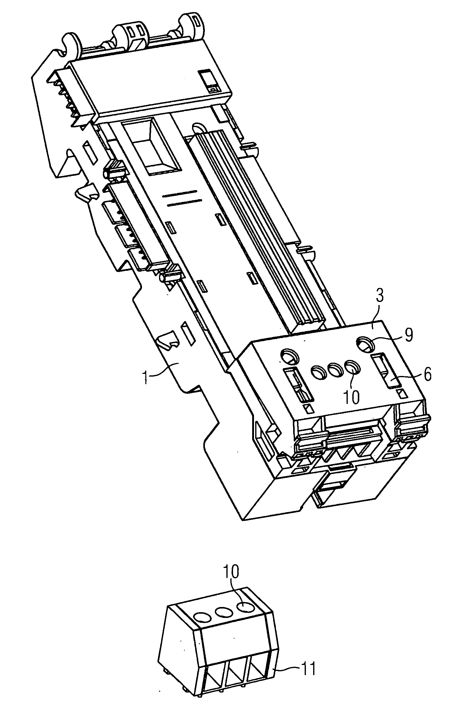 Retention of replaceable subassemblies, with automatic forced disconnection