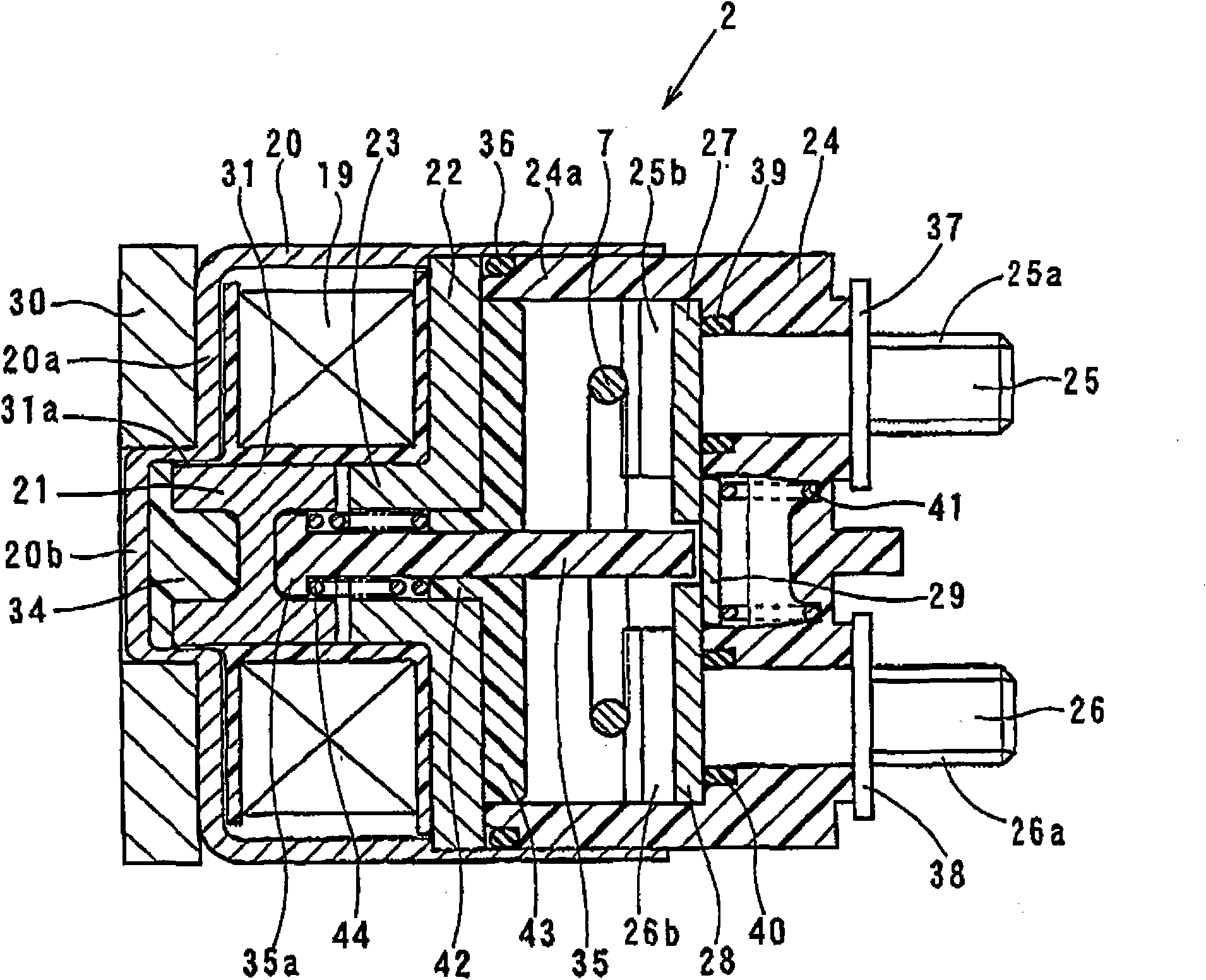 Electromagnetic switch with enhanced stability in operation