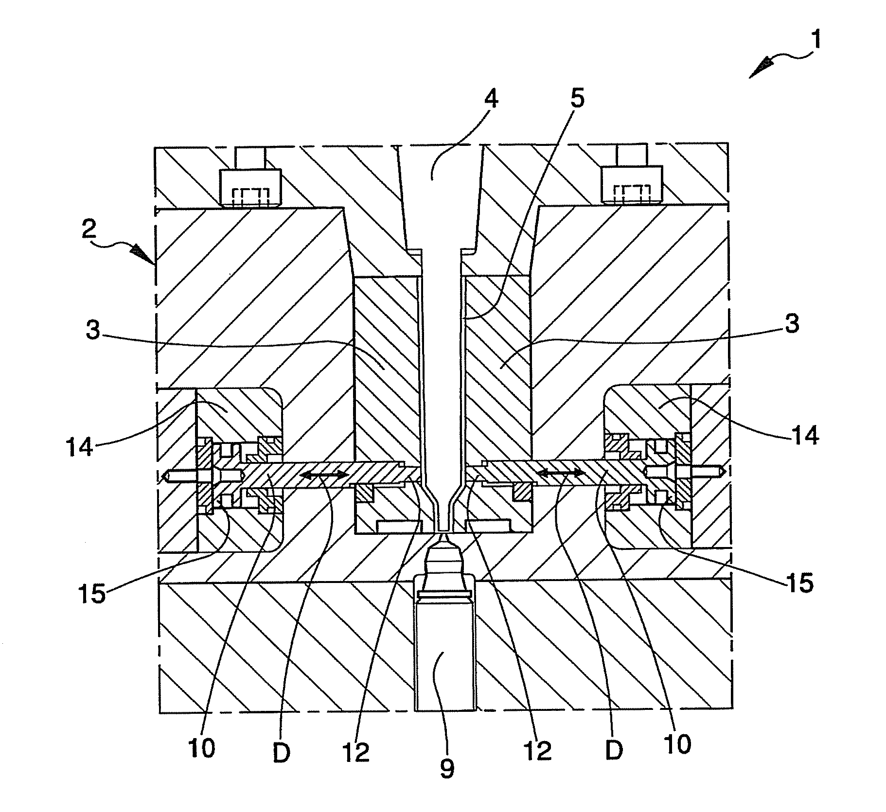 Apparatus for the injection moulding of containers in plastic material