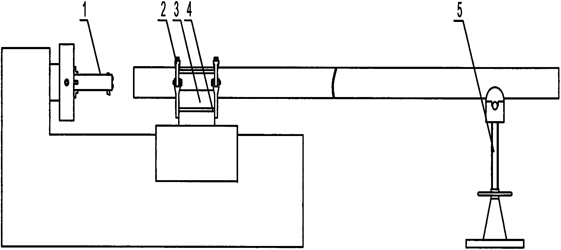 Device for machining pipe fitting by using lathe