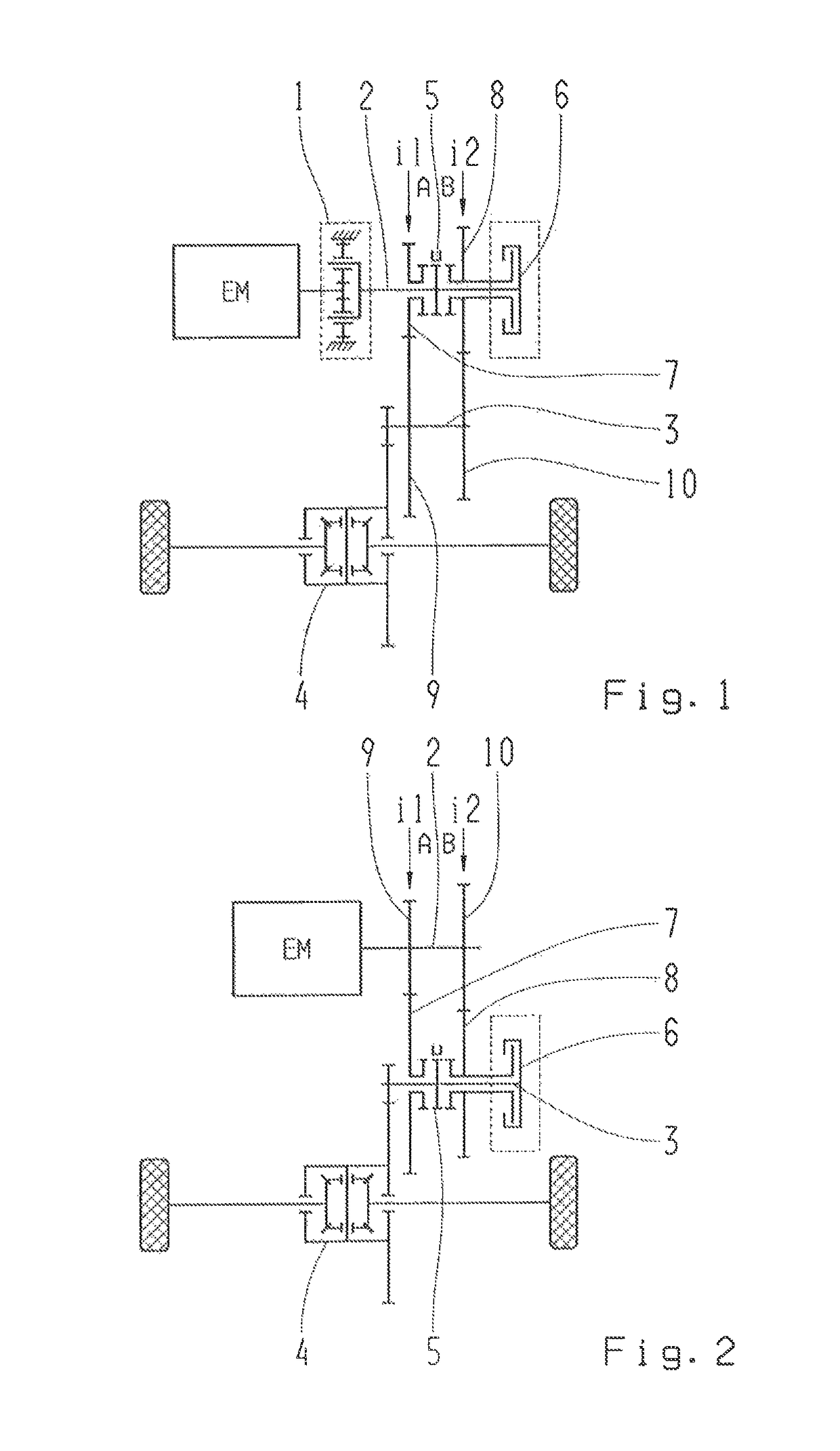 Powertrain for a vehicle and method for carrying out load changes