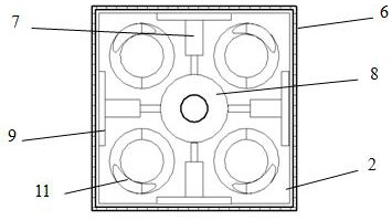 Power transmission tower and insulator connecting device based on hydraulic dampers