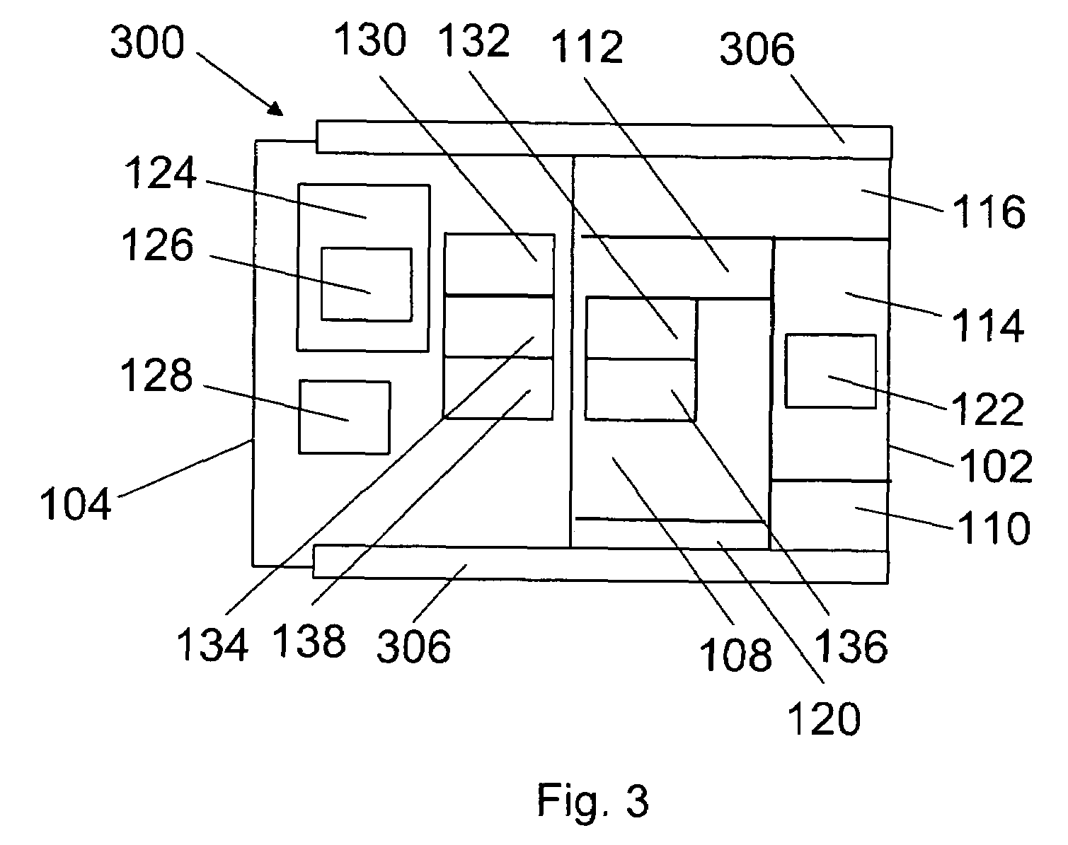 Electronic device and method for managing power distribution therein