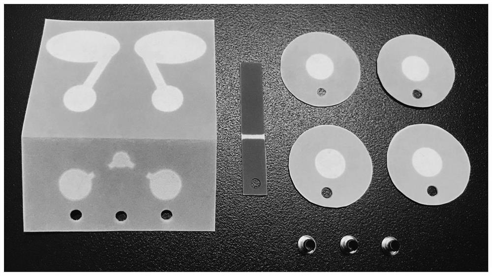 A paper-based device based on moving valve and molecular imprinting technology and its manufacturing method and application