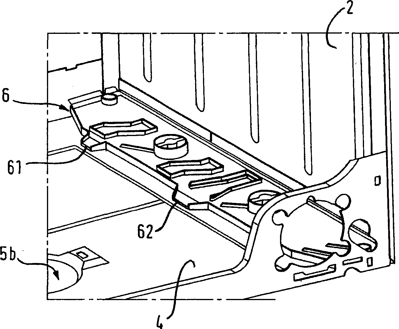 Household appliance having a collecting apparatus for leakage water