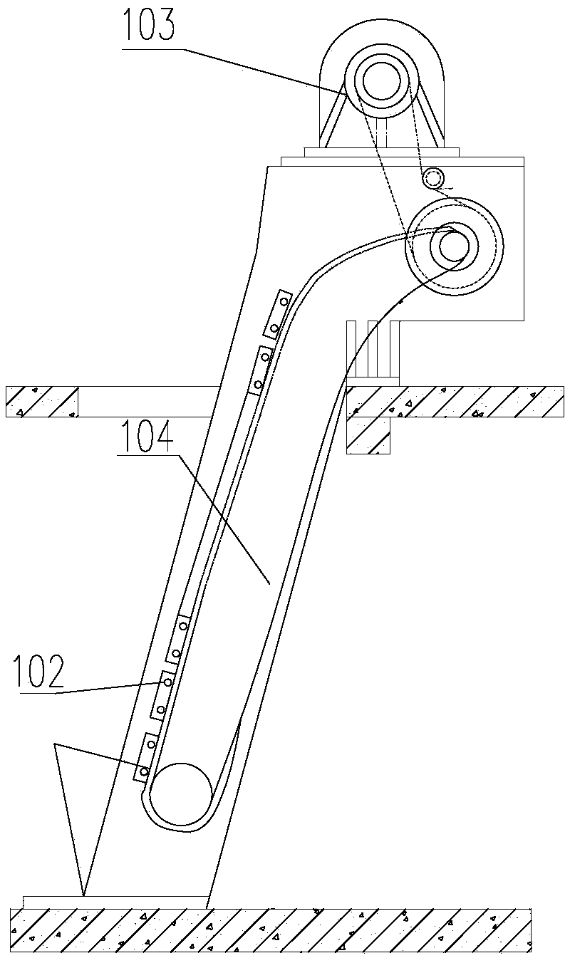 Self-cleaning coarse grille belt conveying device, cleaning system and cleaning method
