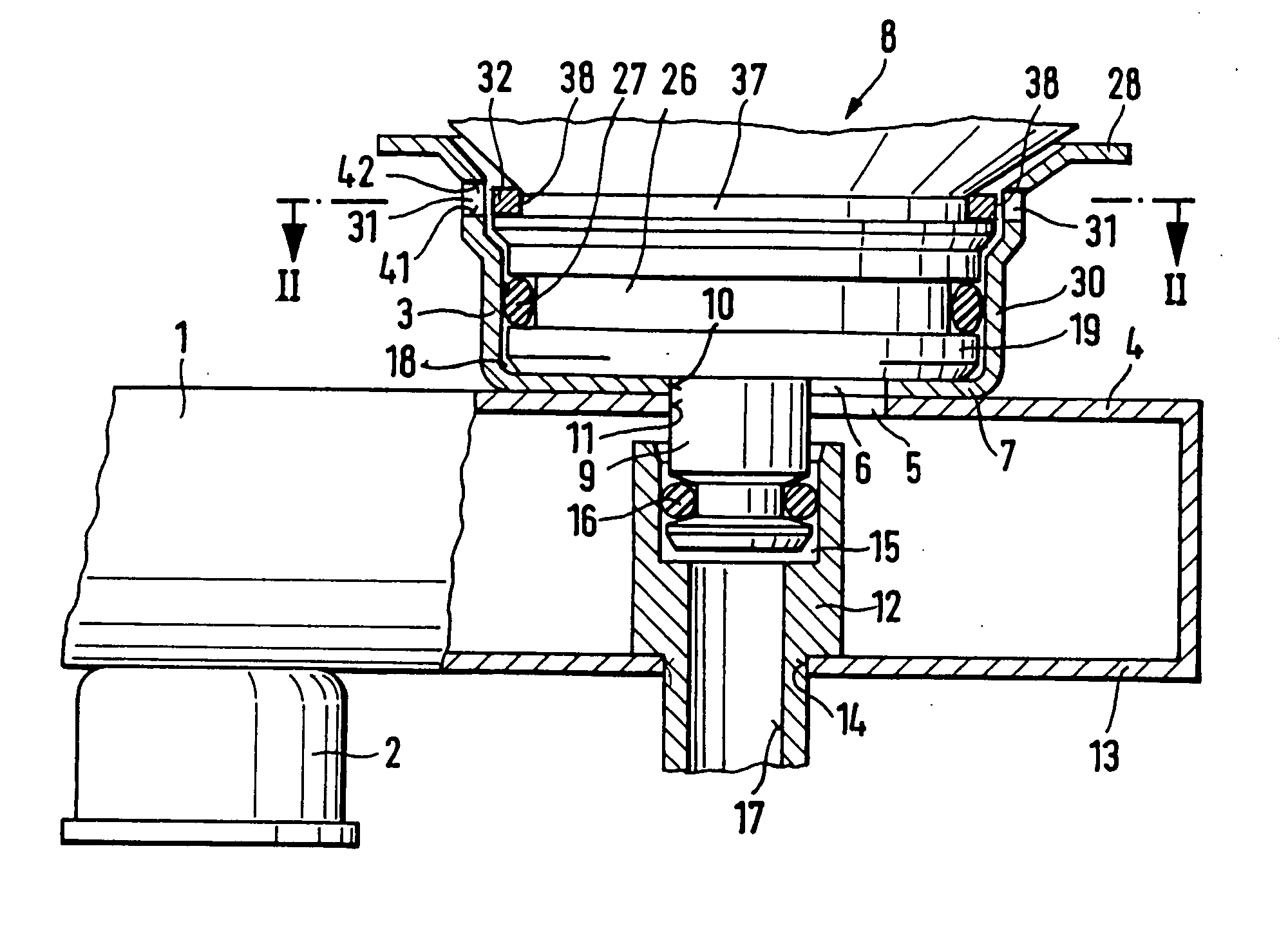 Connection by means of a retaining clip of two elements of a fuel supply system of an internal combustion engine that are coaxially disposed one behind the other