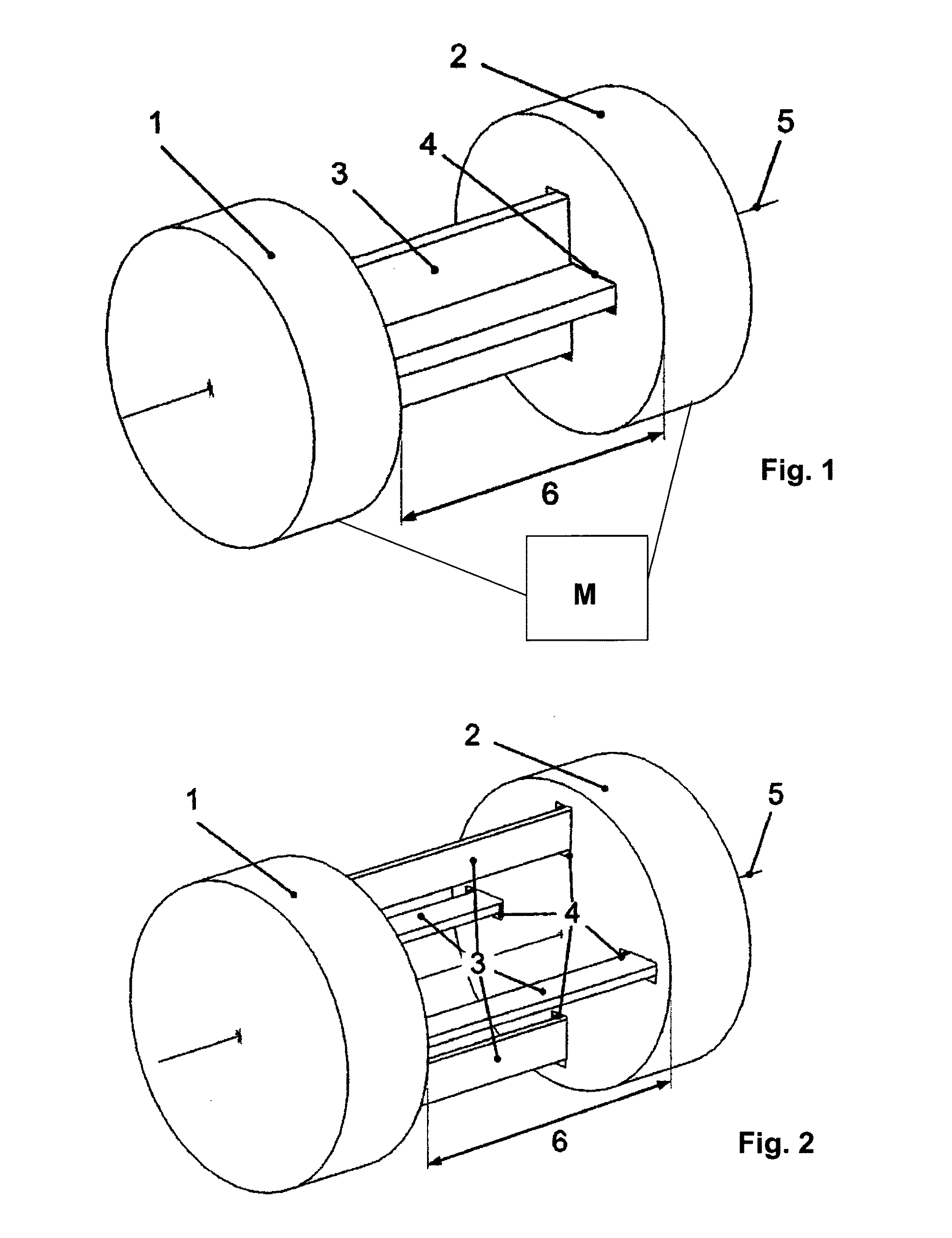 Shaft arrangement and method for relaying torques acting around a rotational axis