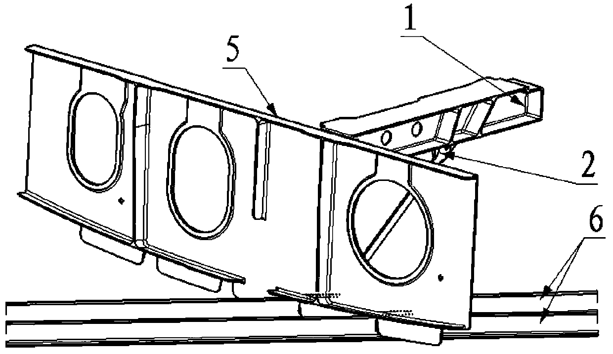 Longitudinal beam transmission structure of cargo compartment floor