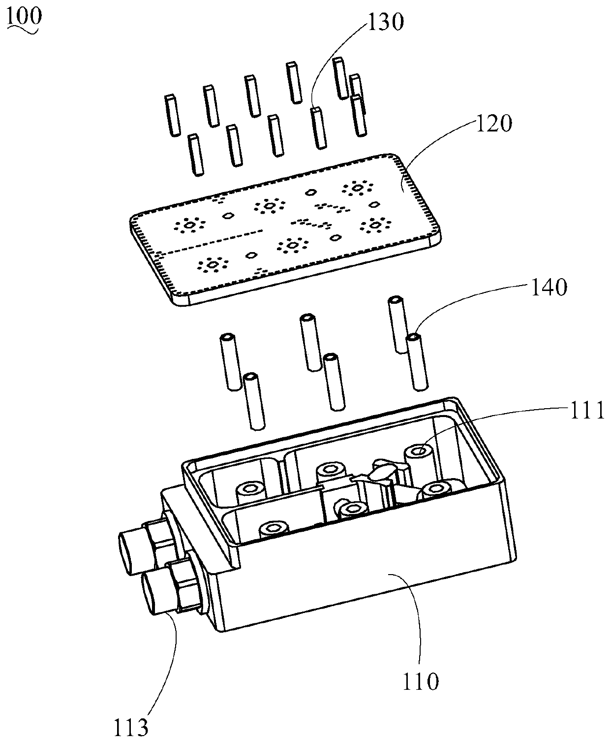 Cavity filter device and cavity cover plate assembly thereof
