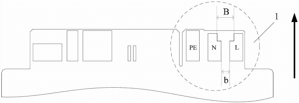 Golden finger structure and power source module with the same